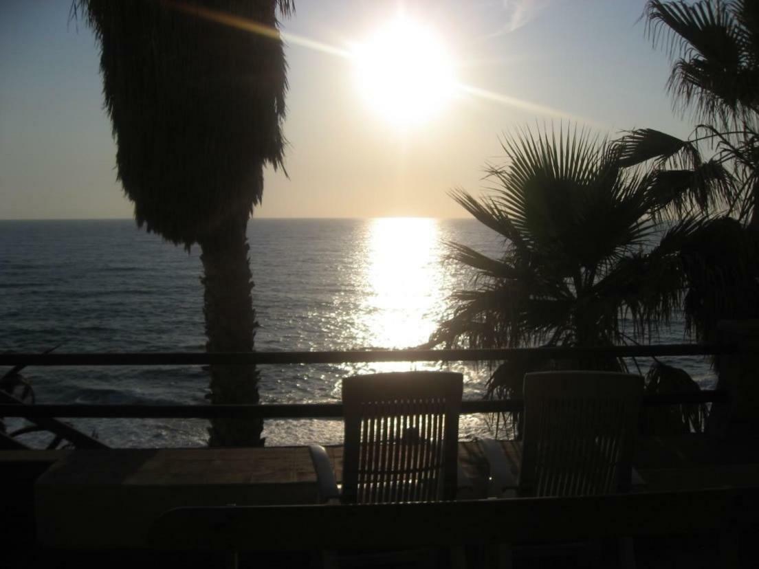 Waterfront Apartments Bosa Porto Alabe Bagian luar foto