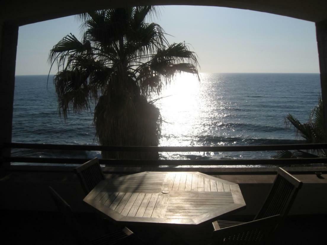 Waterfront Apartments Bosa Porto Alabe Bagian luar foto